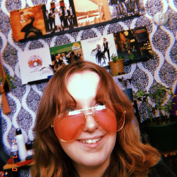 Meet your Posher, Aimee - Picture 2 of 5